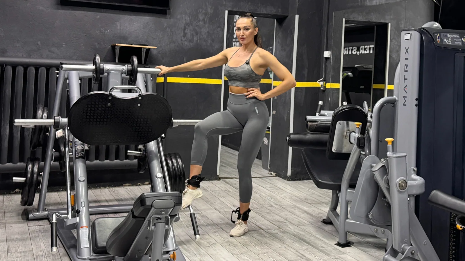 Laura în sala de fitness
